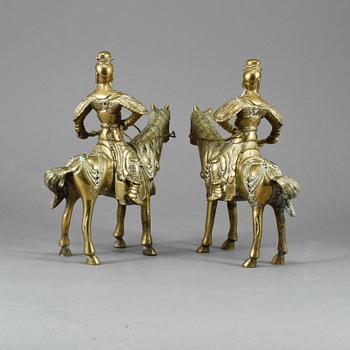 FIGURINER, ett par, mässing, orientaliska, 1900-talets andra hälft.