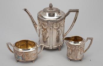 KAFFESERVIS, 3 delar. 813 silver. K. S. Sahlstedt Åbo 1908. Vikt 1048 g.