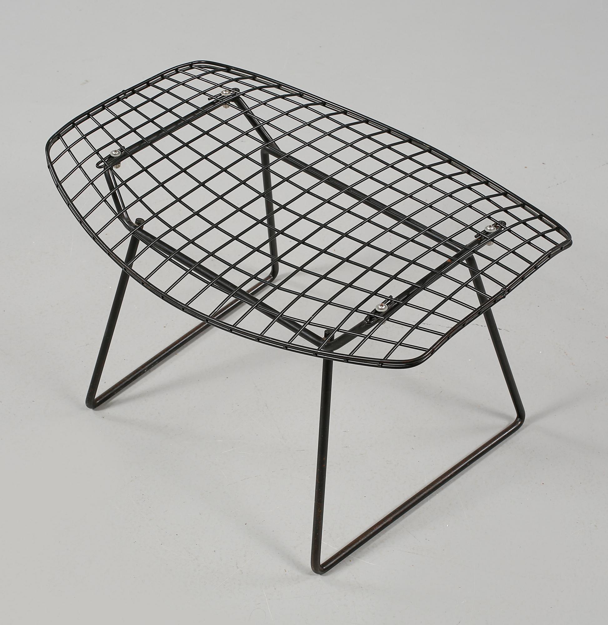FOTPALL, Harry Bertoia, 1900-talets andra hälft.