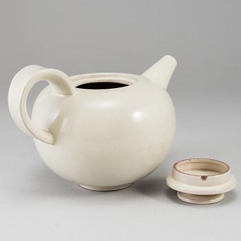 OTTO LINDIG, an earthenware tea pot from Karlsruhe, Germany.