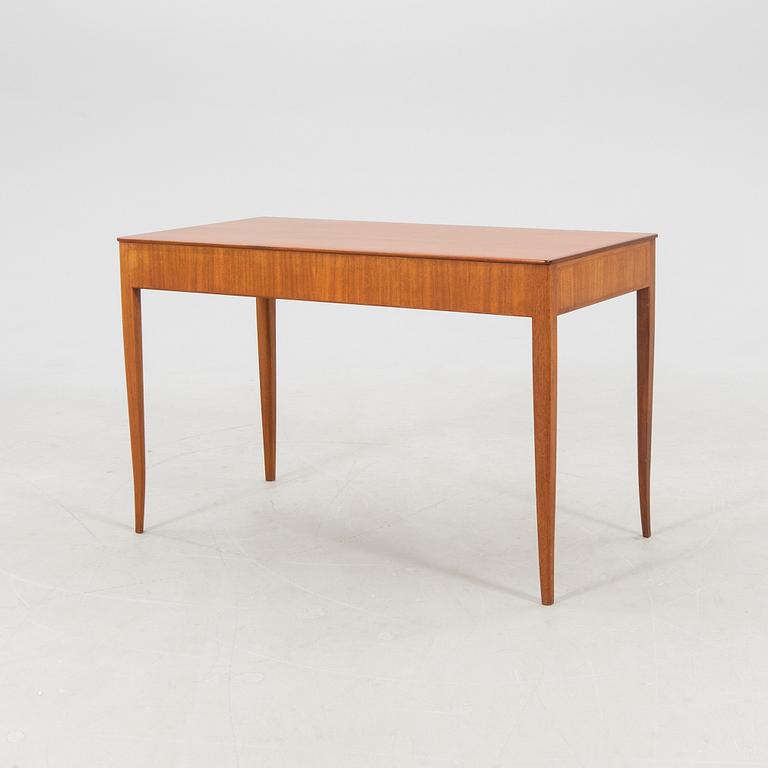 Carl Malmsten, skrivbord "Nya Guldheden" Åfors möbelfabrik 1900-talets andra hälft.