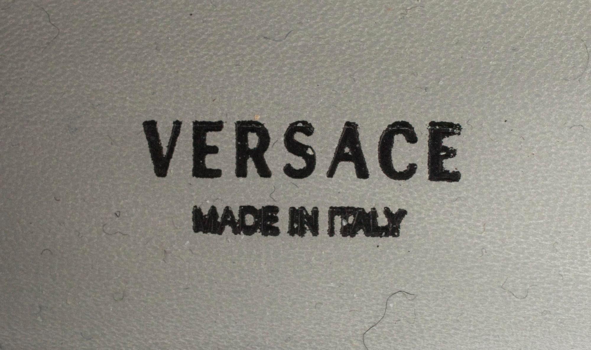 SKOR, BALLERINAS, Versace i originalkartong.