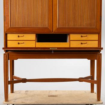 Skåp, Swedish Modern, sannolikt utfört av snickarmästare Hjalmar Jackson eller Hjalmar Wikström, Stockholm, 1940-tal.