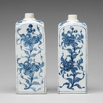 567. A pair of blue and white bottles, Ming dynasty, 17th Century.