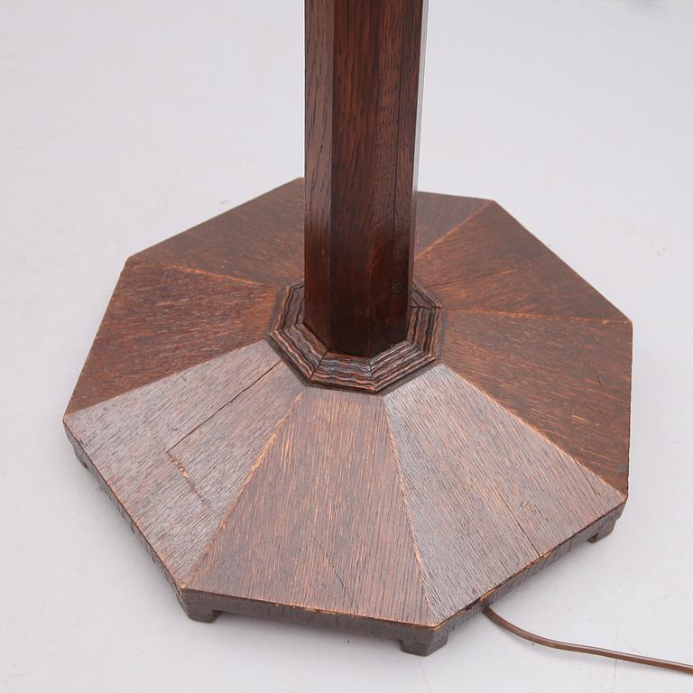 GOLVLAMPA, tidigt 1900-tal.