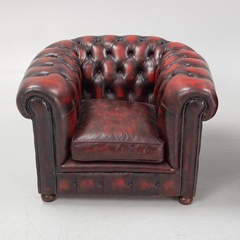 A pair of Chesterfield model armchairs, England, second half of the 20th Century.