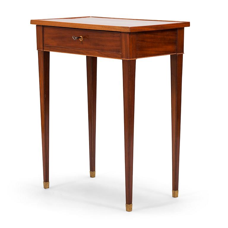 PÖYTÄ, myöhäiskustavilainen, signeerattu C G Foltiern, 1800-luvun alku.