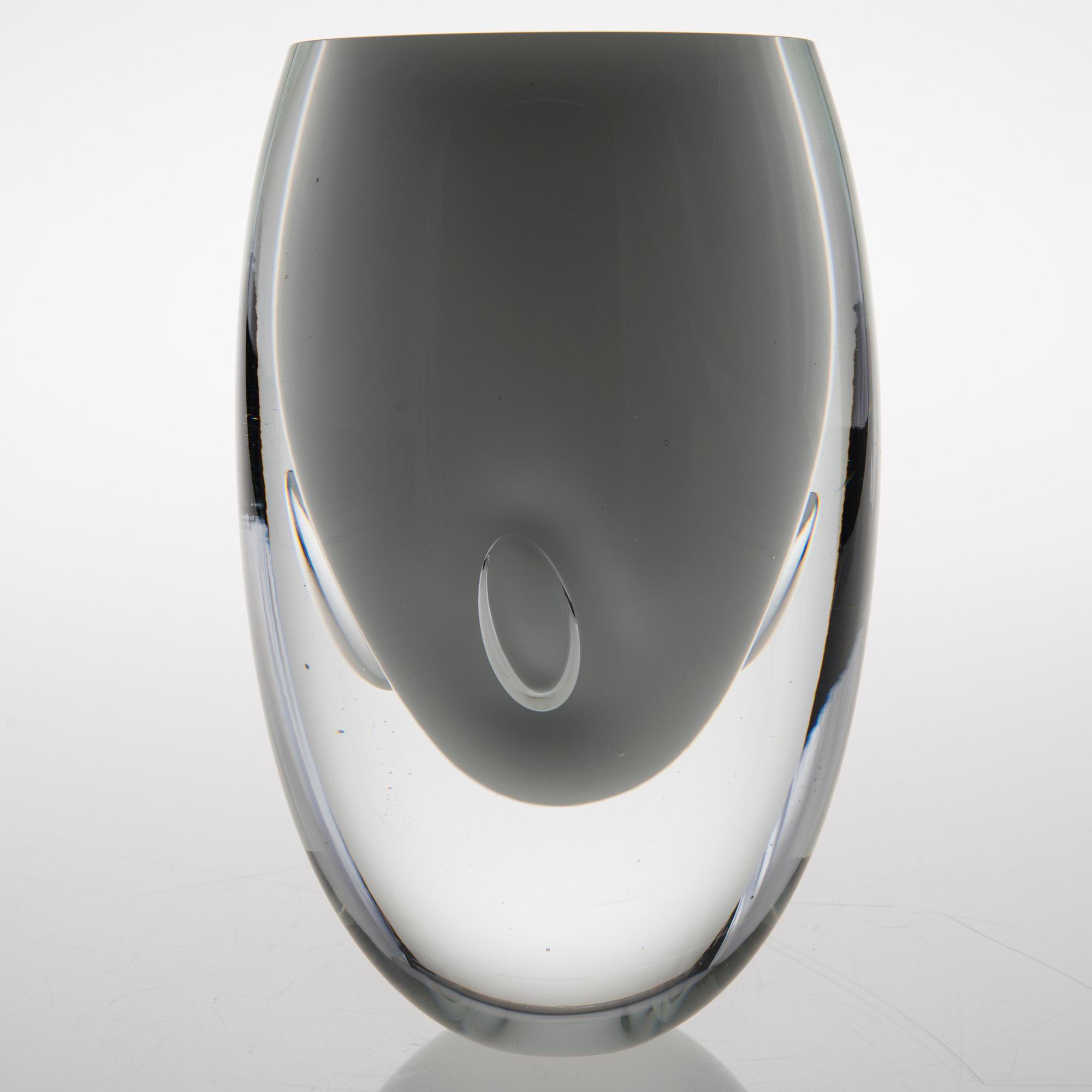 A 'Claritas' vase, signed Timo Sarpaneva Iittala 1984 C 677.