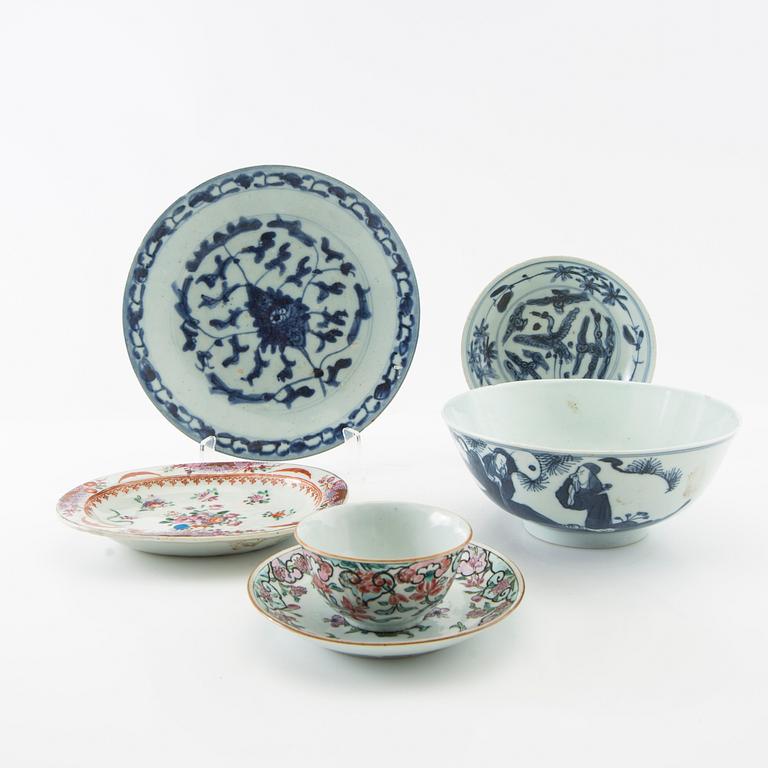 A group of Chinese porcelain, Qing dynasty.