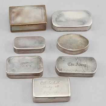 DOSOR, 7 st, silver samt pärlemor, Anders Beckman, Mariestad, 1700/1800-tal. Silvervikt 378 g.