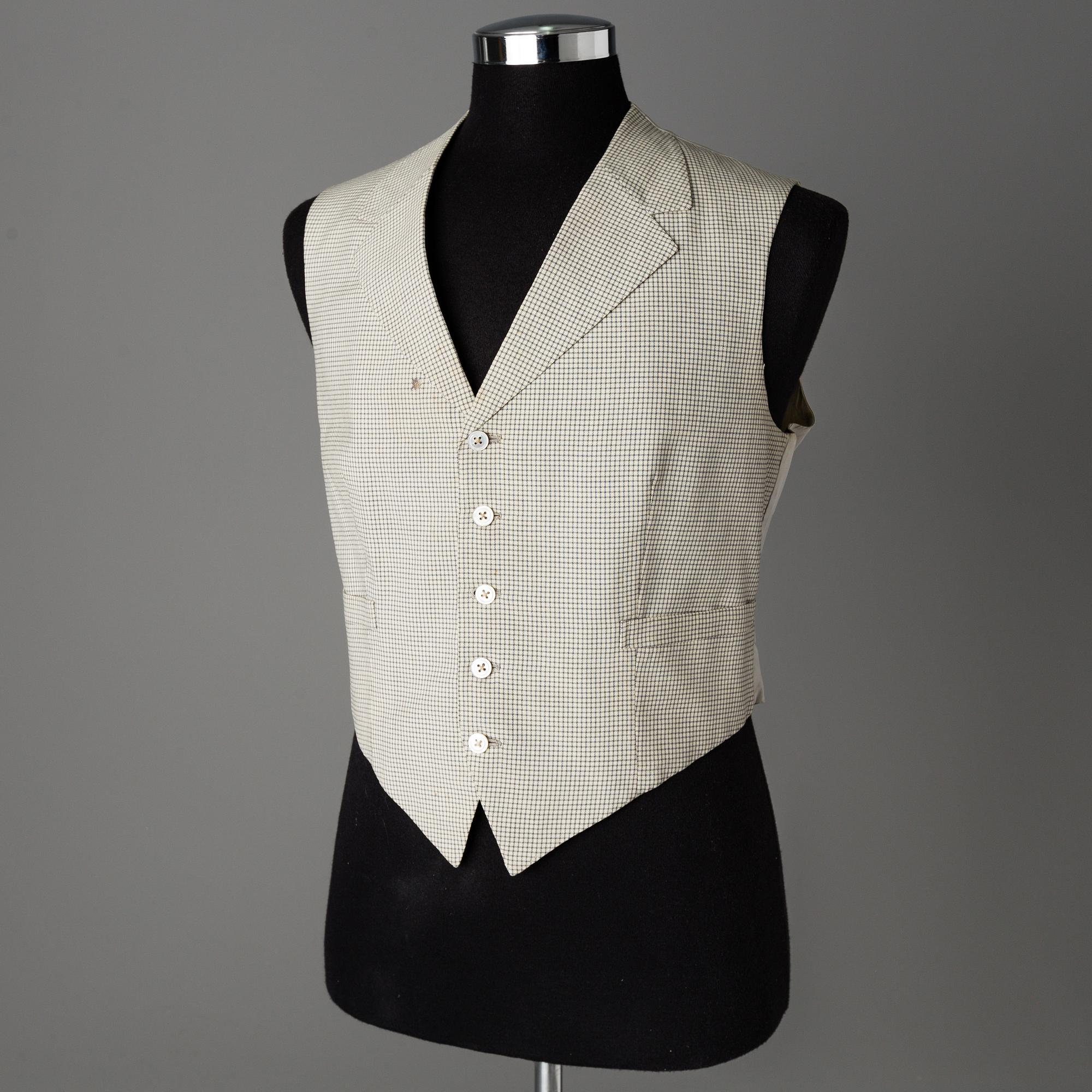 Five pieces of clothing owned by Kar de Mumma, second half of the 20th Century.