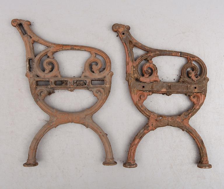 GAVLAR, till trädgårdsbänk, gjutjärn, 1800-/1900-tal.