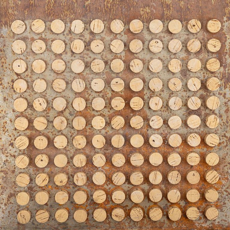 Gabriel Wiese, a chair.