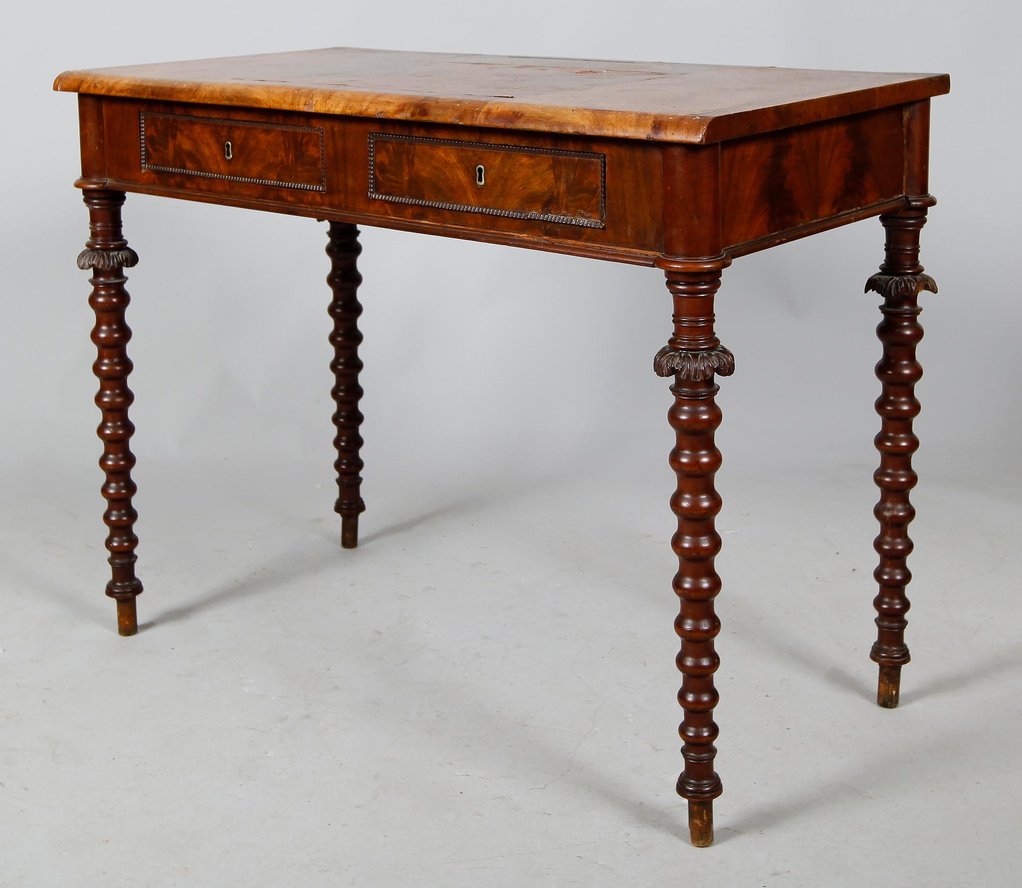 DAMARBETSBORD, senempire, 1800-talets mitt.