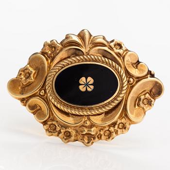 A 14K gold brooch with enamel. Kello-Tuomi Oy, Helsinki 1969.