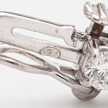 Tennis bracelet, brilliant cut diamonds, 18K white gold.