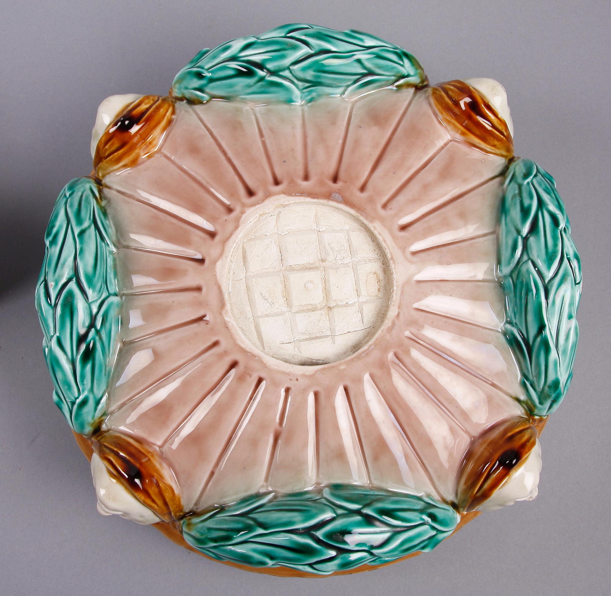 PRAKTURNA, majolika, 1800/1900-tal.