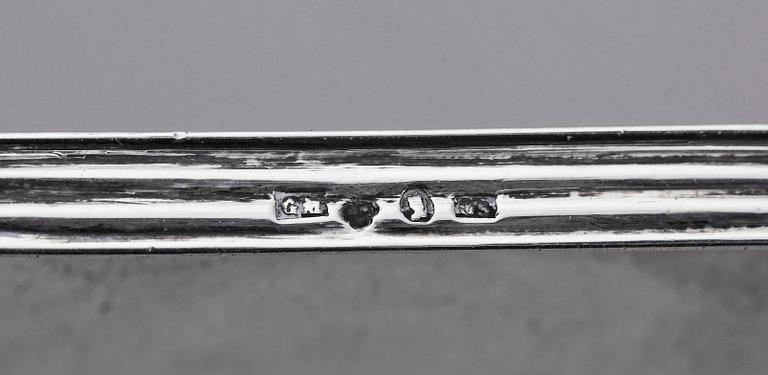 KUNGLIG DOSA, silver och glas, Gustaf Möllenborg Stockholm 1868. Silvervikt ca 98 gram.