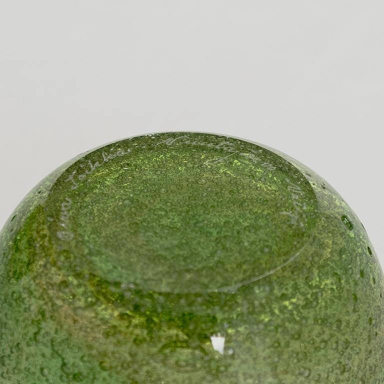 Oiva Toikka, boolimalja ja 7 lasia, "Iglu", signeerattu Oiva Toikka NNuutajärvi Notsjö, 1973-75.