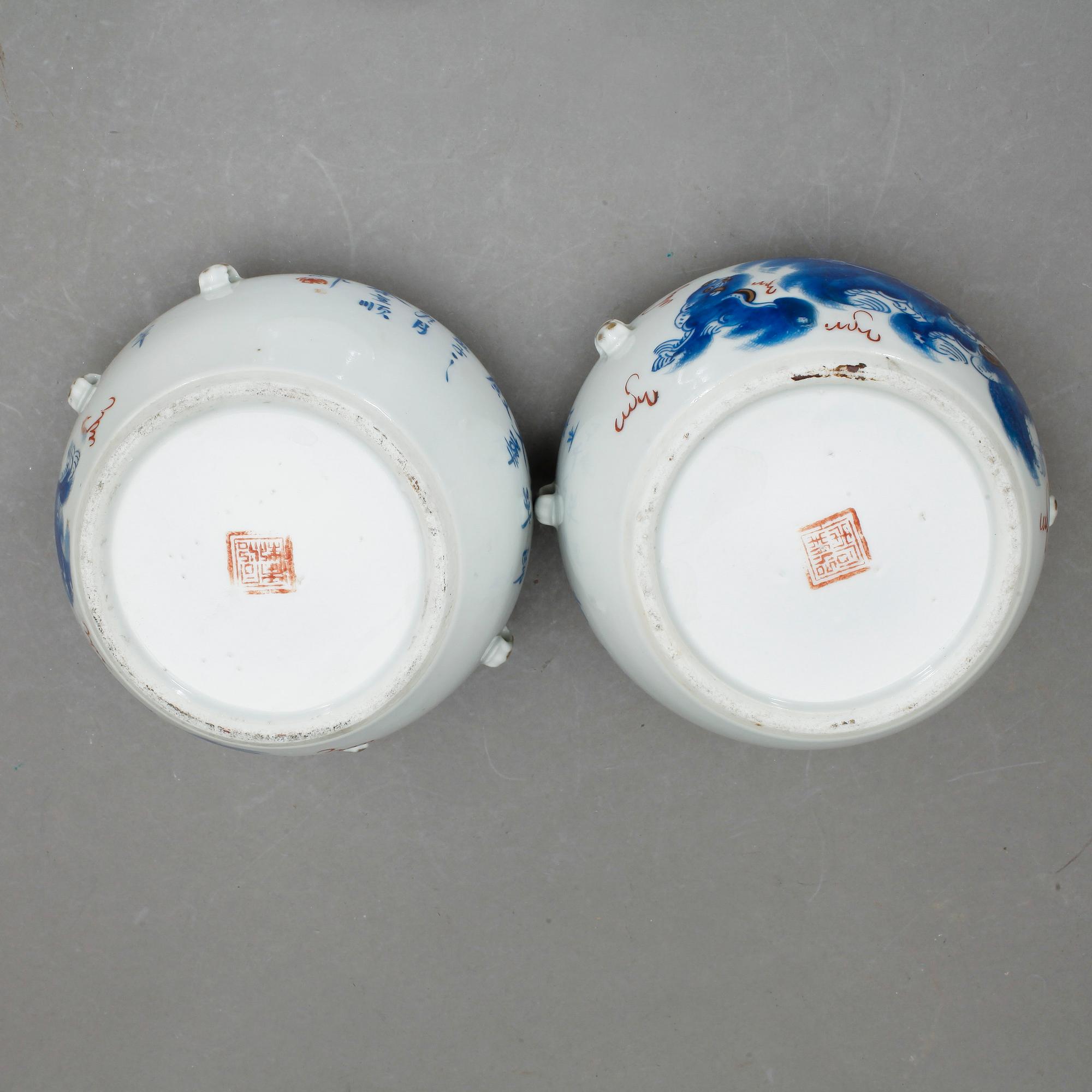 SKÅLAR MED LOCK, ett par porslin, Kina, tidigt 1900-tal.