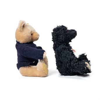 Steiff teddy bears, 2, second half of the 20th century.