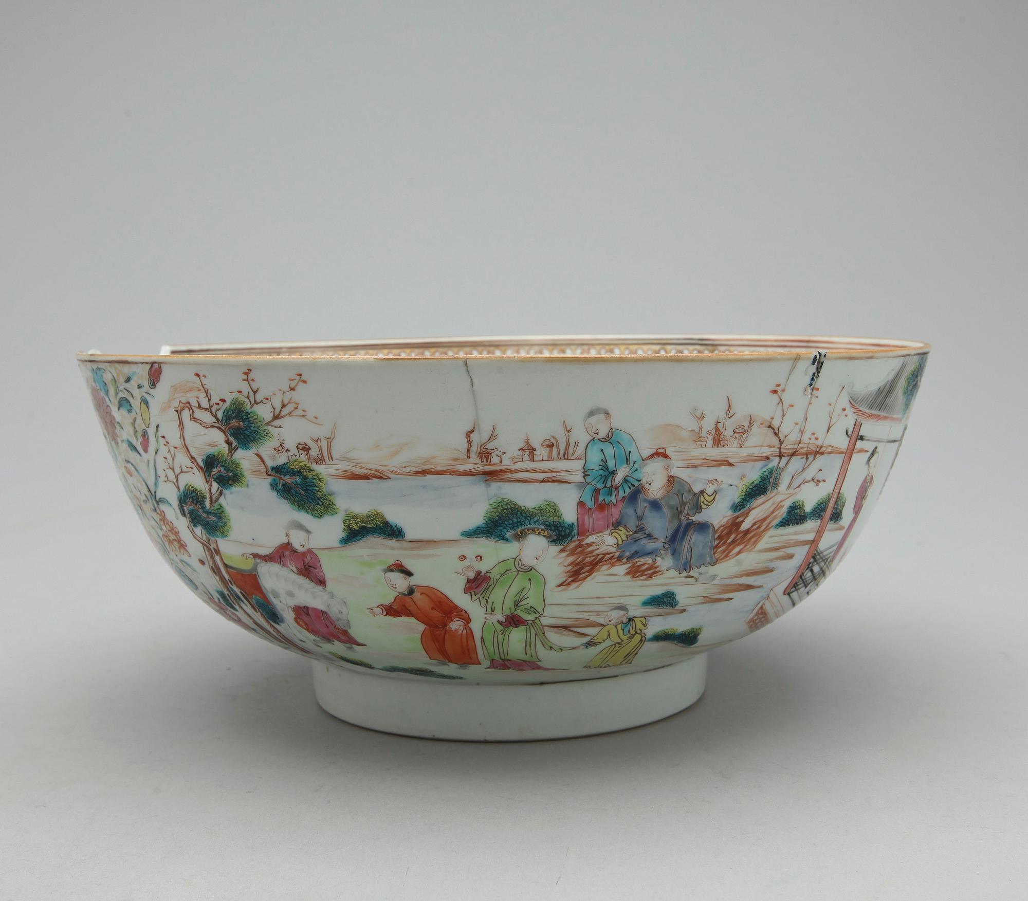 BÅLSKÅL, porslin, Kina, 1700-tal.