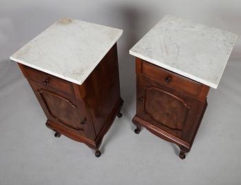 SÄNGBORD, 1 par, 1900-talets första hälft.