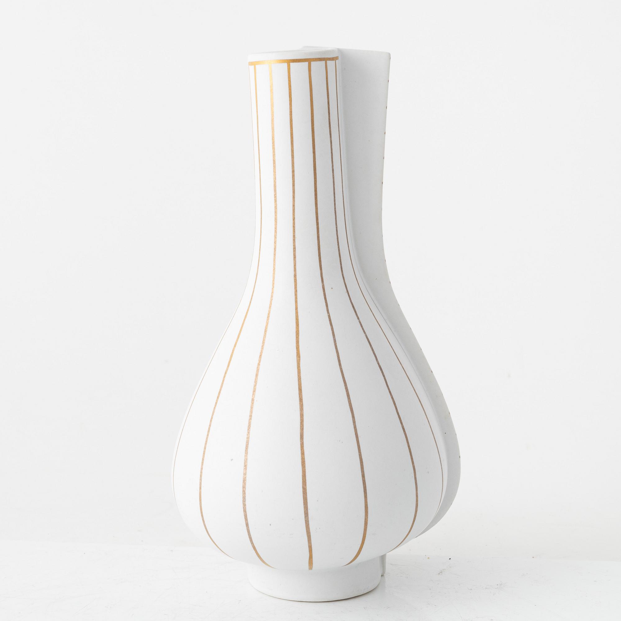 Wilhelm Kåge, a 'Guldsurrea' stoneware vase, Gustavsbergs studio.