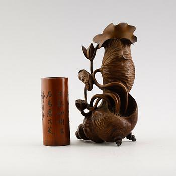 VASER, 2 st, bambu och trä, Kina, 1900-/2000-tal.