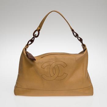 LAUKKU, "Tortoise Shell Chain Shoulder Handbag", Chanel.