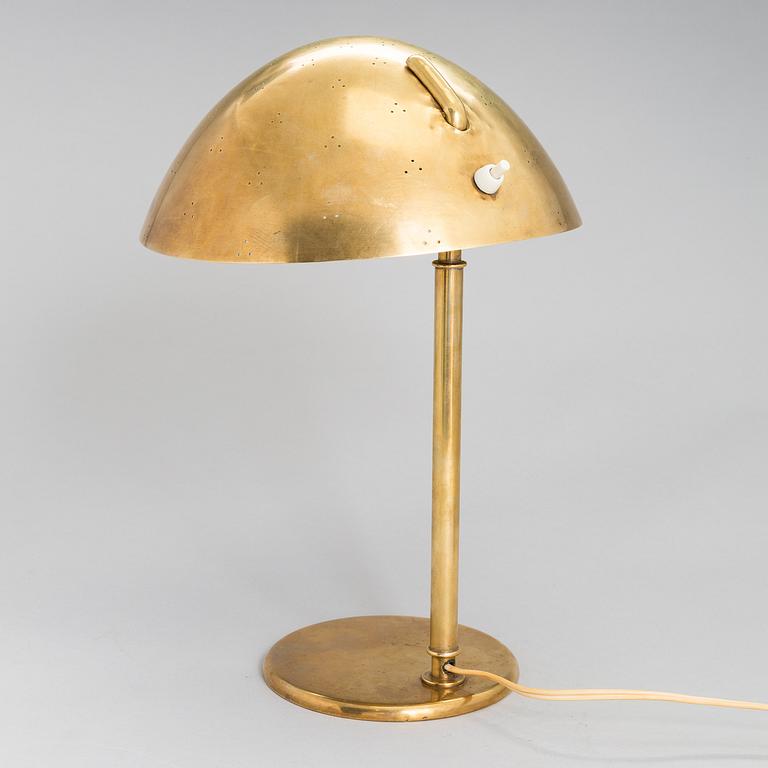 PAAVO TYNELL, A mid 20th century '9202' table lamp for Taito. Finland.