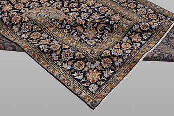 A carpet, Kashan, ca 348 x 237 cm.