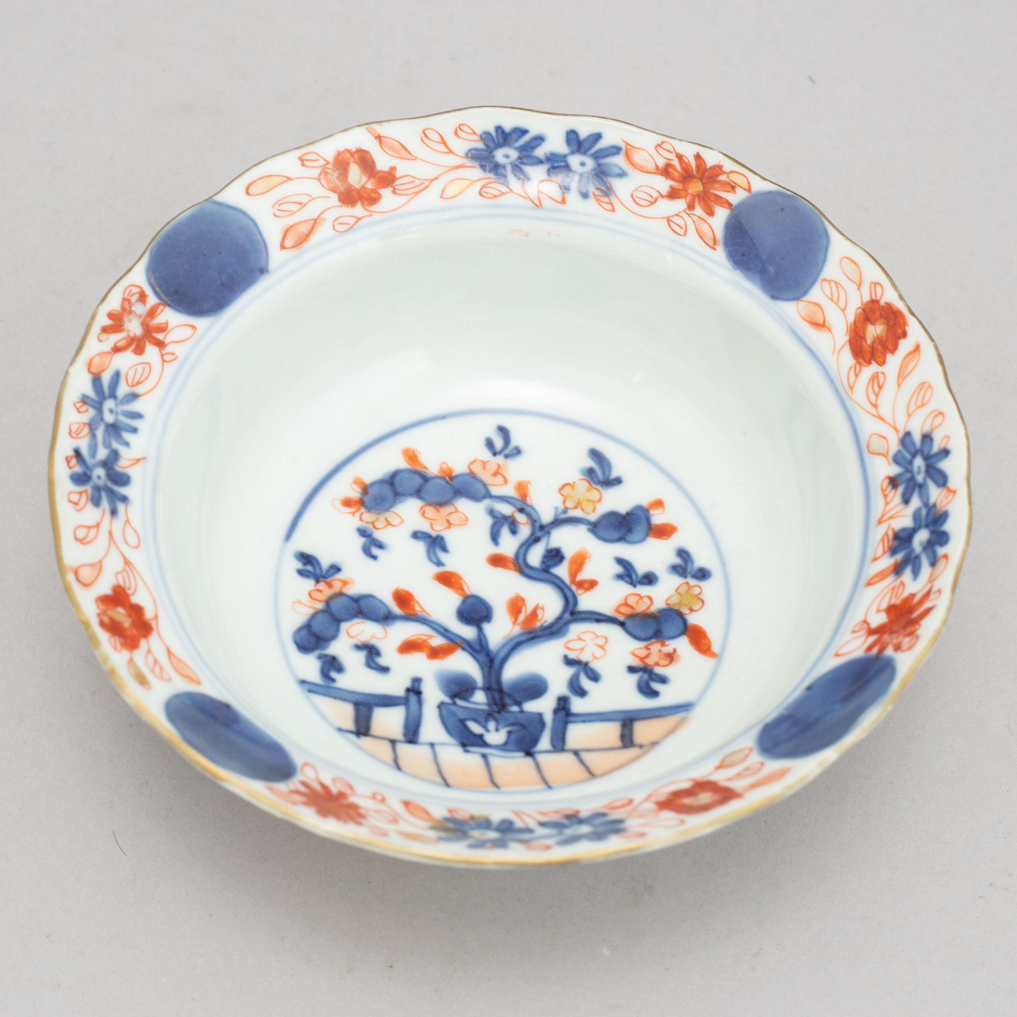 An imari bowl, Qing dynasty, Kangxi (1662-1722).