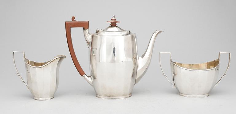 KAFFESERVIS, 3 delar, silver, Mappin & Webb, London, 1944. Tot vikt: 840 gram.
