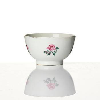 A famille rose armorial cup and stand with the monogram of the Swedish King Gustavus III, Qing dynasty, 18th century.
