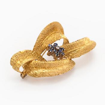 Brooch, 8/8 cut diamond, faceted sapphires, 18K gold.