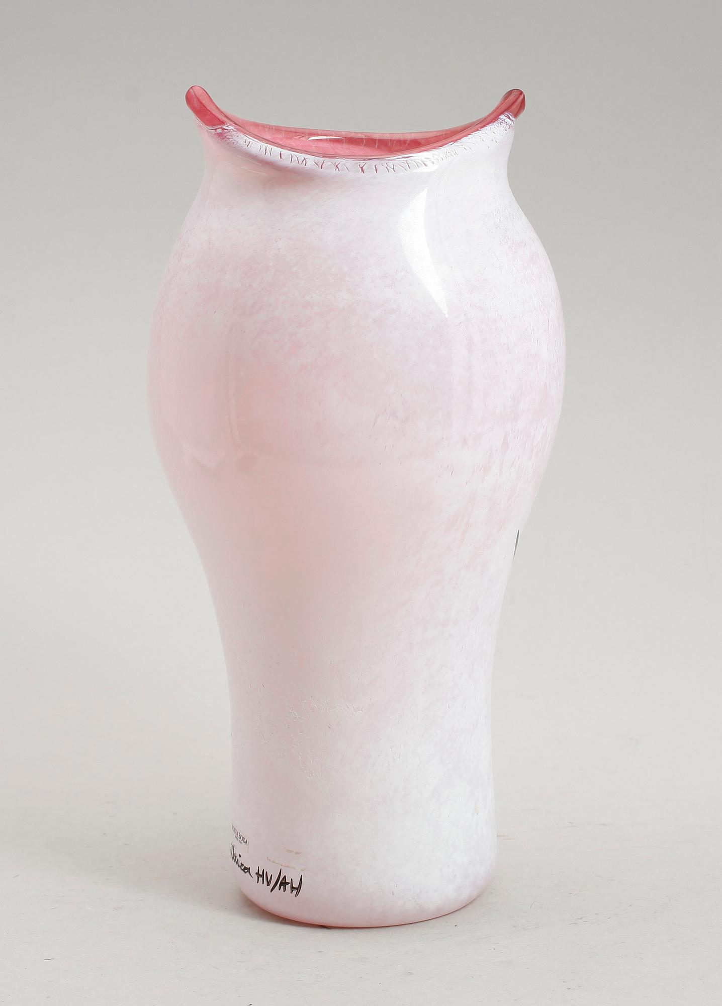 VAS, glas, "Open Minds", Ulrica Hydman-Vallien, Kosta Boda.
