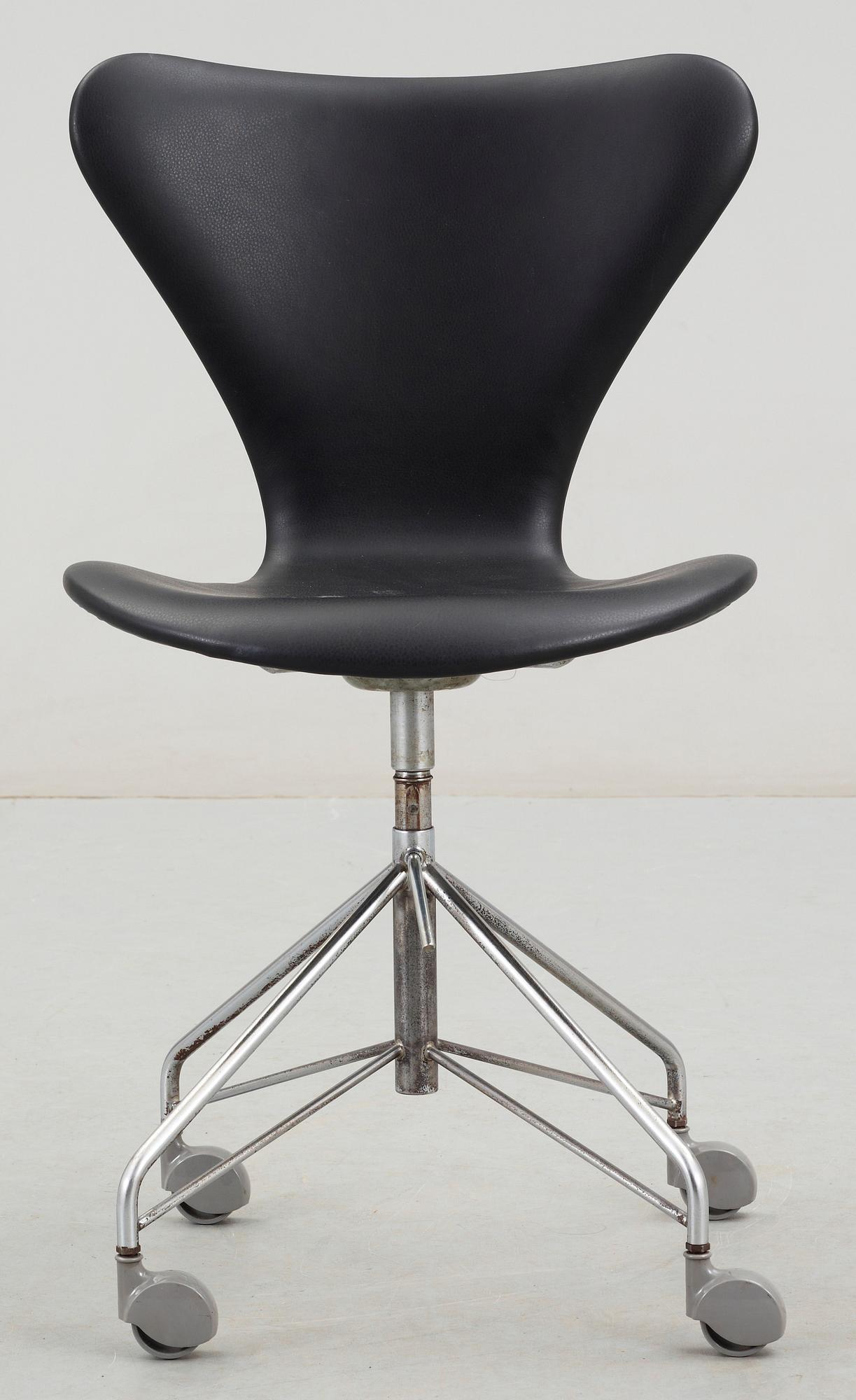 KONTORSSTOL, "Sjuan" Arne Jacobsen för Fritz Hansen, 1900-talets senare hälft.