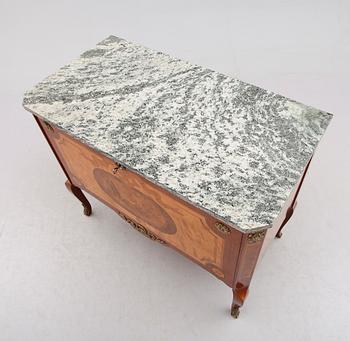 BYRÅ, gustaviansk stil, 1900-talets andra hälft.