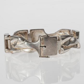 ARMBAND och RING, silver. Lapponia. Vikt ca 64 g.