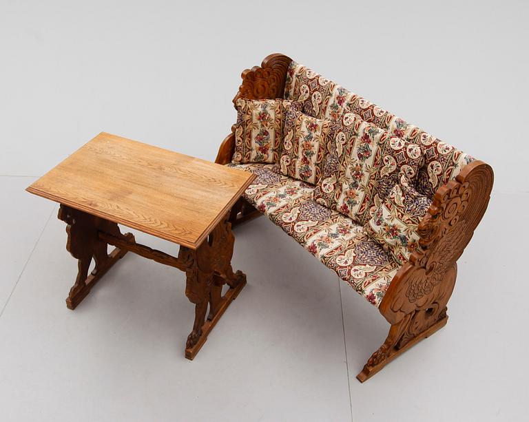 SOFFA OCH BORD, 1900-talets första hälft.