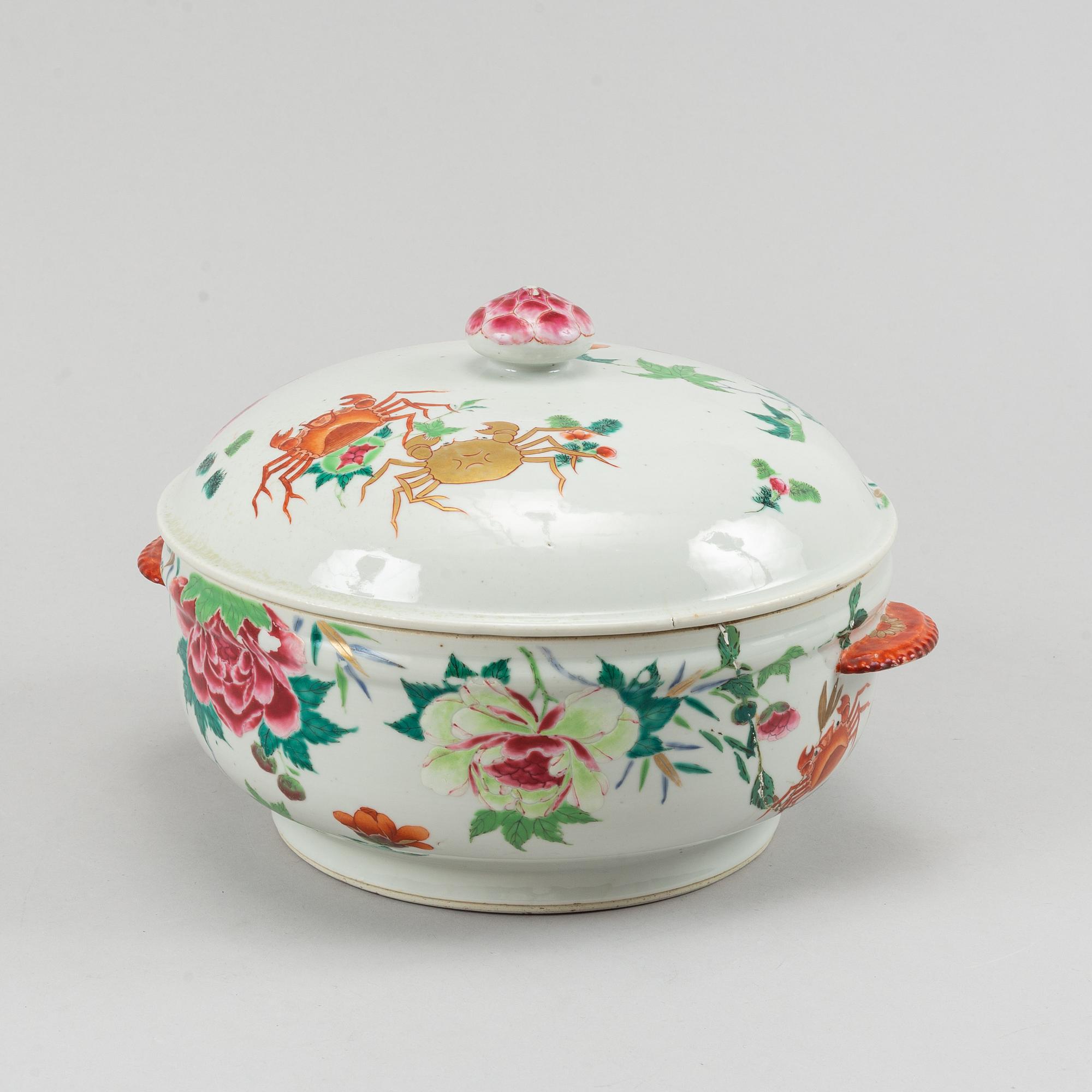 A famille rose tureen with cover, Qing dynasty, Qianlong (1736-95).