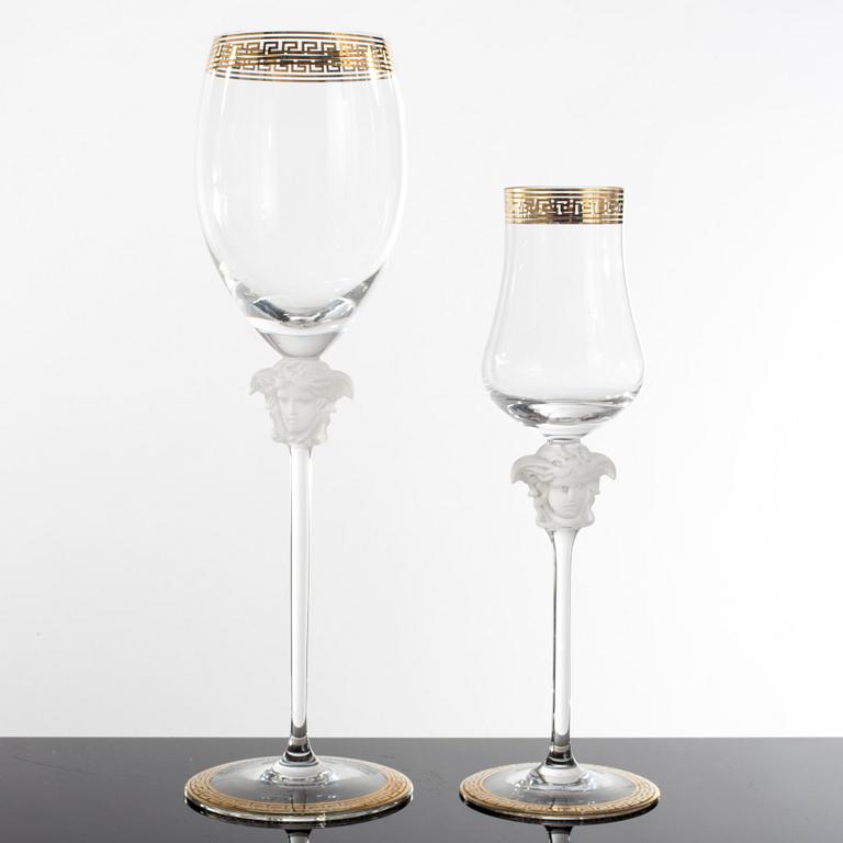 GLASSERVISDELAR, 32 stycken, "Medusa", Versace för Rosenthal.