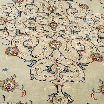 A CARPET, Kashan, ca 428 x 323 cm.