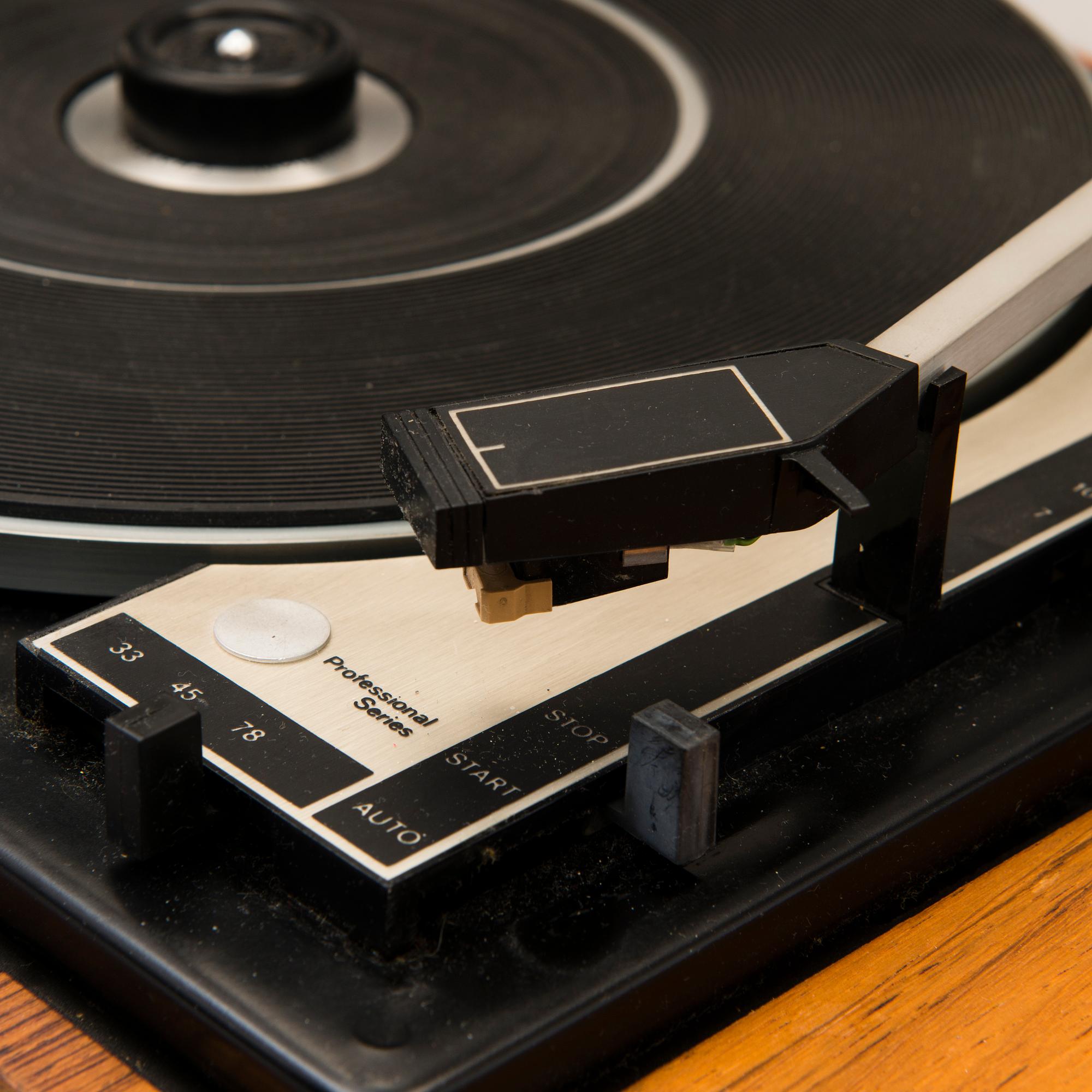 ASA 3704 HiFi Studiogram, Stereovahvistin, ULA-radio ja levysoitin, Turku 1970-luku.