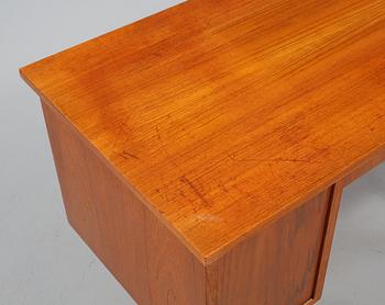 SKRIVBORD, 1900-talets mitt/tredje kvartal.
