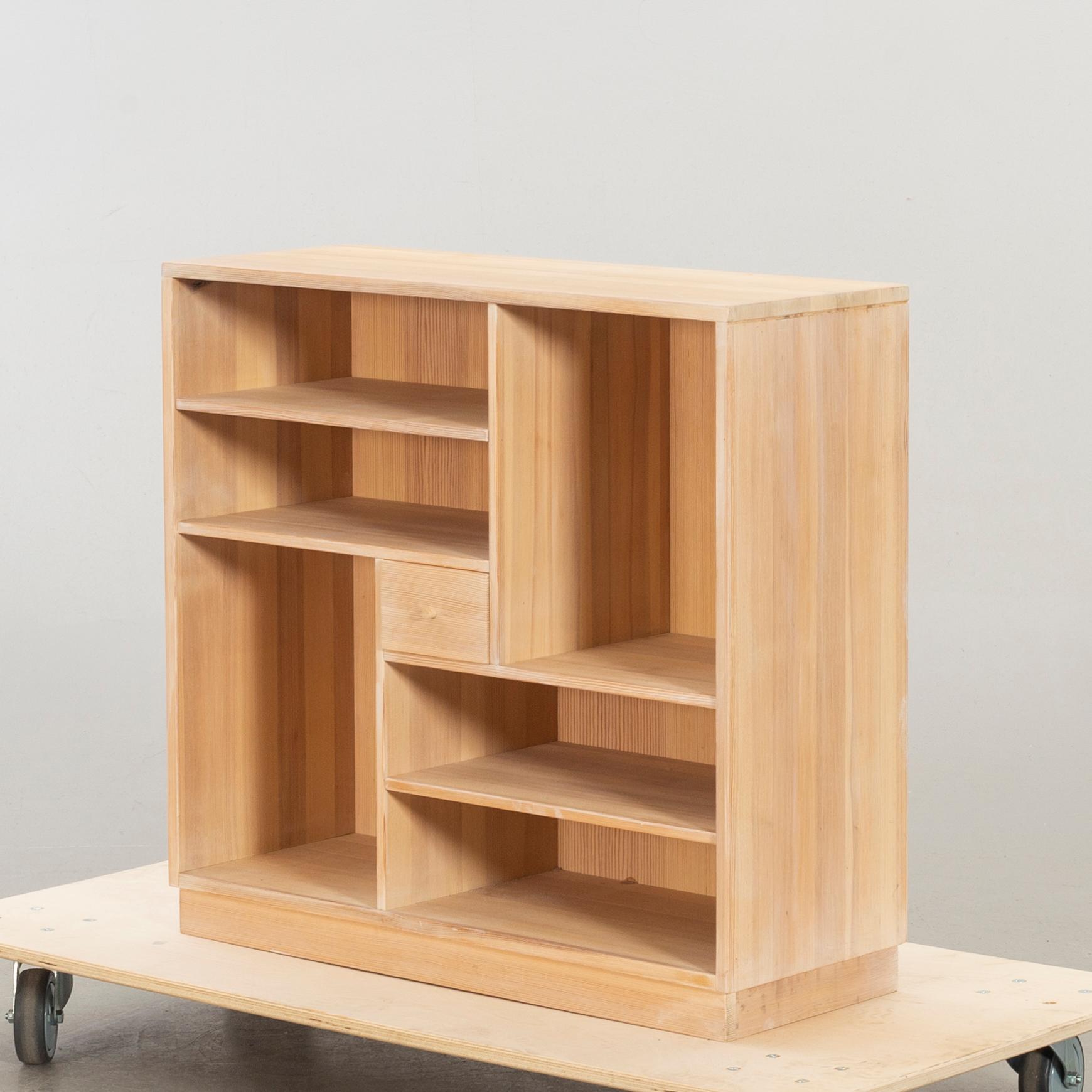 A SMAL SHELF "DICK" DESIGN OLOF PIRA.