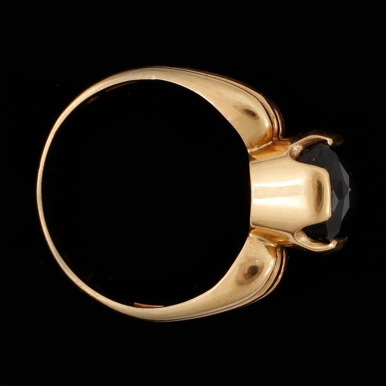 RING, 18k guld, turmalin. Total vikt 8 g.