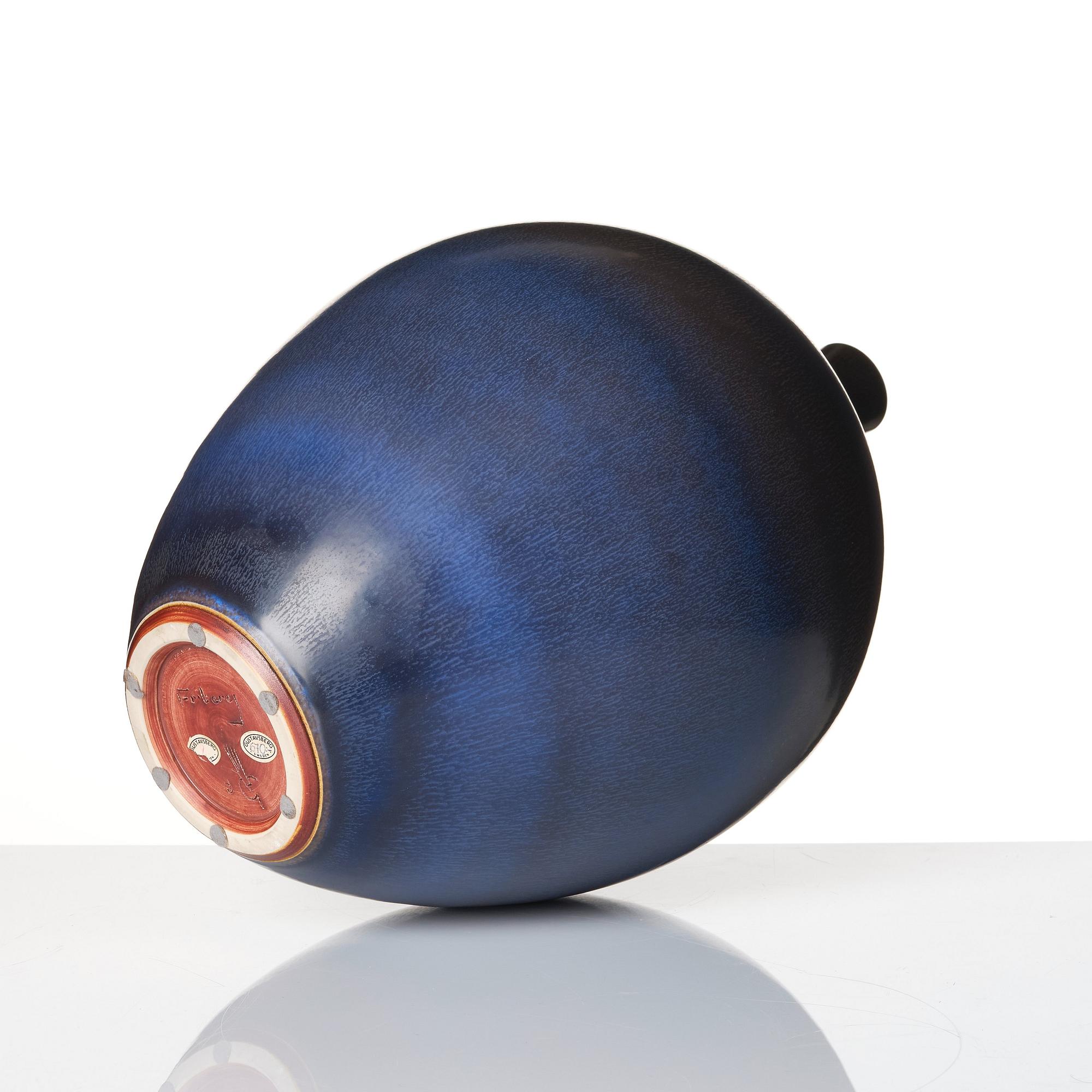 Berndt Friberg, a stoneware vase, Gustavsberg studio, Sweden 1968.