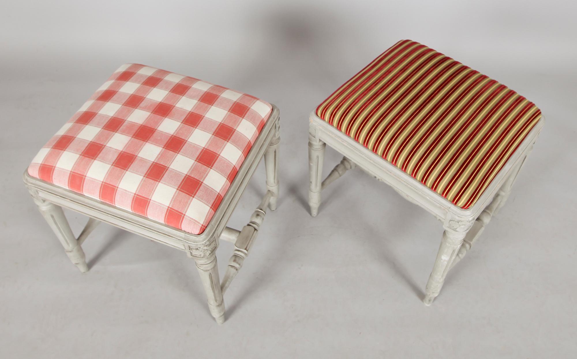 TABURETTER, 1 par, gustaviansk stil, 1900-talets andra hälft.